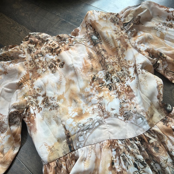 Romantic Boho Maxi Dress with Long Sleeves and Victorian Print - Picture 11 of 11